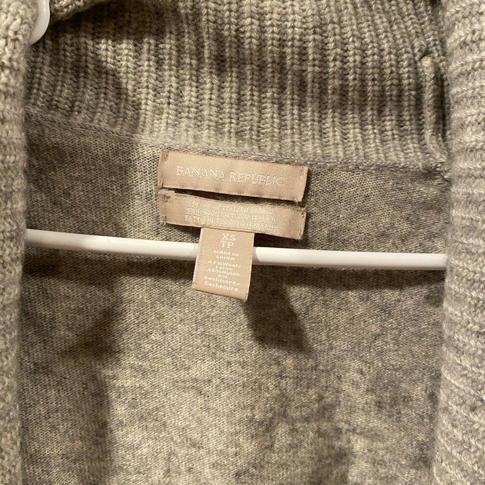 Banana Republic Cardigan/Sweater